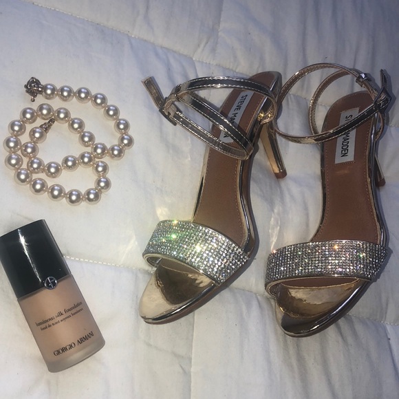 Steve Madden Shoes - 🎁GOLD STEVE MADDEN RHINESTONE HEELS PERFECT GIFT